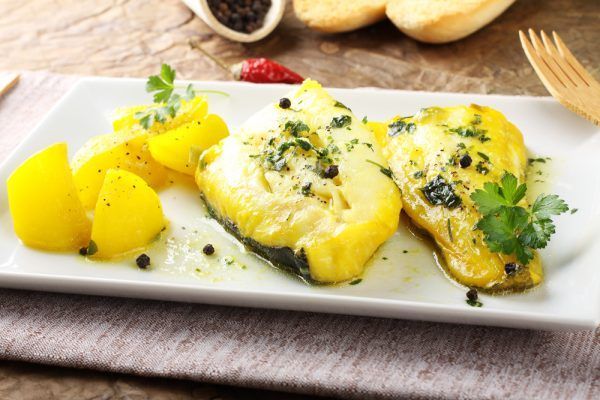 Cod with saffron and garlic