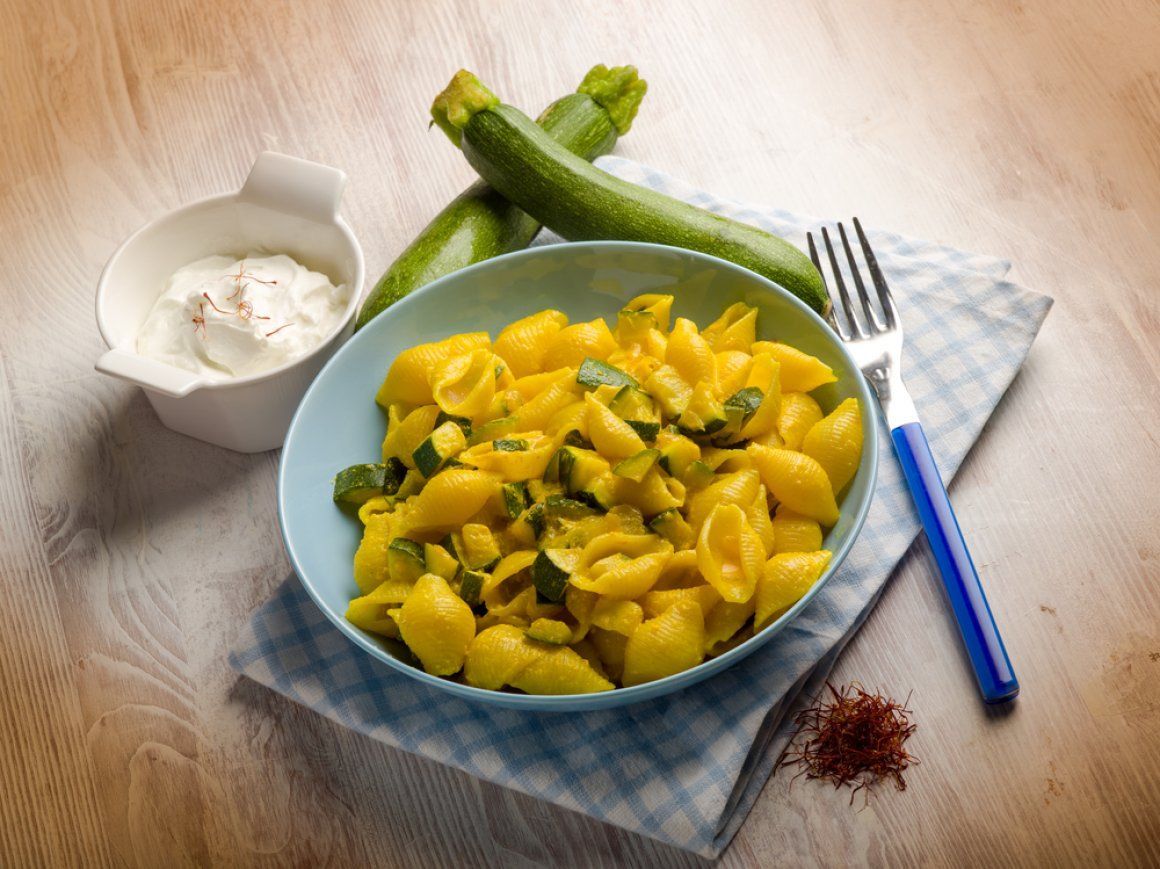 Pasta with cream of saffron